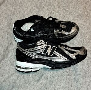 New Balance 1906R Black & Grey Size 5 Men/ 6 5 Women. No Box.